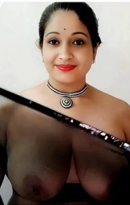 Pretty Indian bhabhi fucking in hot black saree